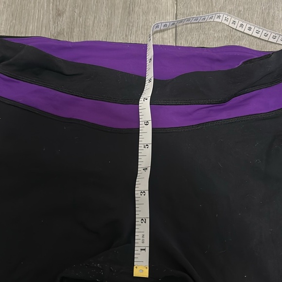 Lululemon Leggings  size 8 Black and Purple Leggings - Picture 5 of 9